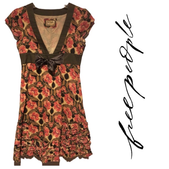 Free People Dresses & Skirts - Free People Floral Ruffle Hem Dress